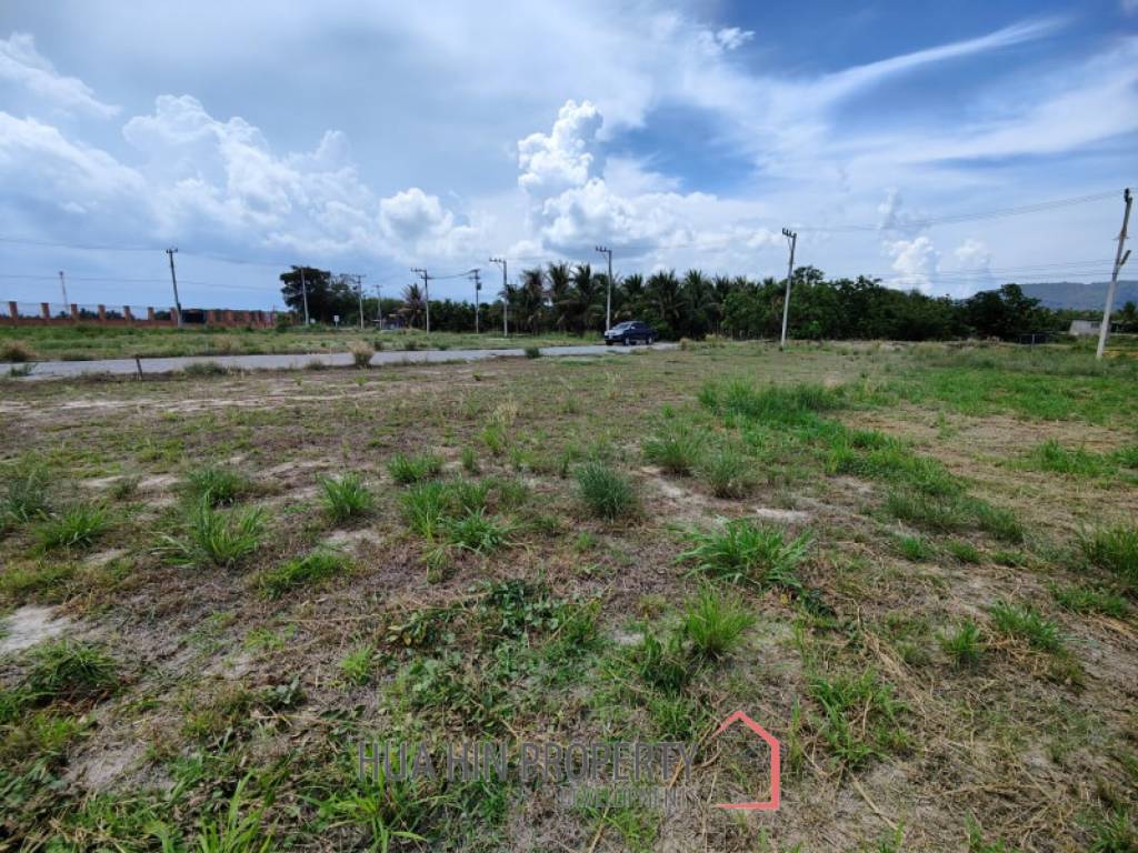 Affordable Freehold 1 Rai Land Corner Plot Near Black Mountain Golf