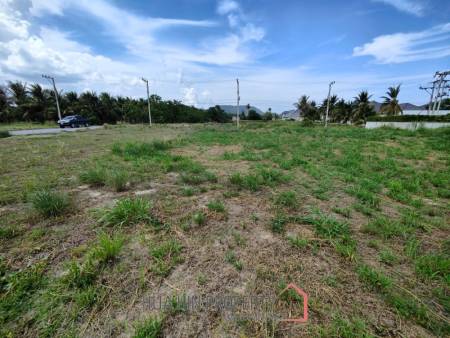 Affordable Freehold 1 Rai Land Corner Plot Near Black Mountain Golf