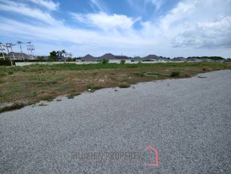 Affordable Freehold 1 Rai Land Corner Plot Near Black Mountain Golf