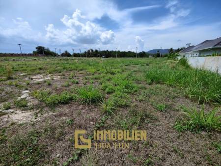 ขายที่ดิน 1 ไร่ เหมาะสำหรับสร้างบ้าน ใกล้สนามกอล์ฟแบล็ค เมาท์เท่น