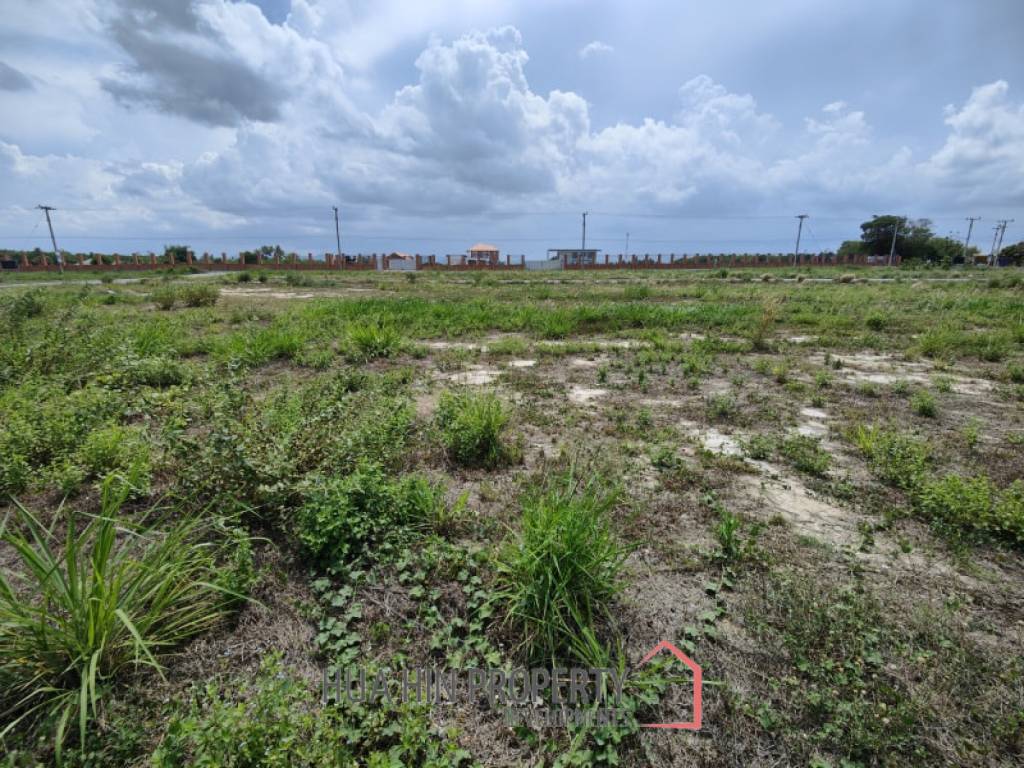 1 Rai Freehold Home Building Plot Near Black Mountain Golf