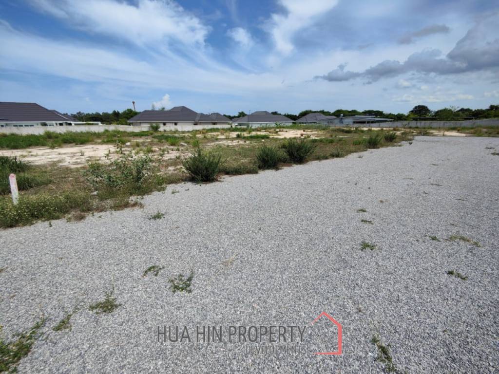 Land For Sale - 1 Rai Home Building Plot Near Black Mountain