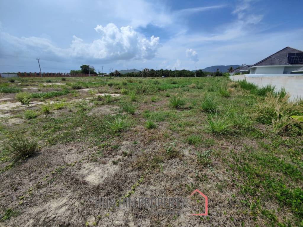 Land For Sale - 1 Rai Home Building Plot Near Black Mountain