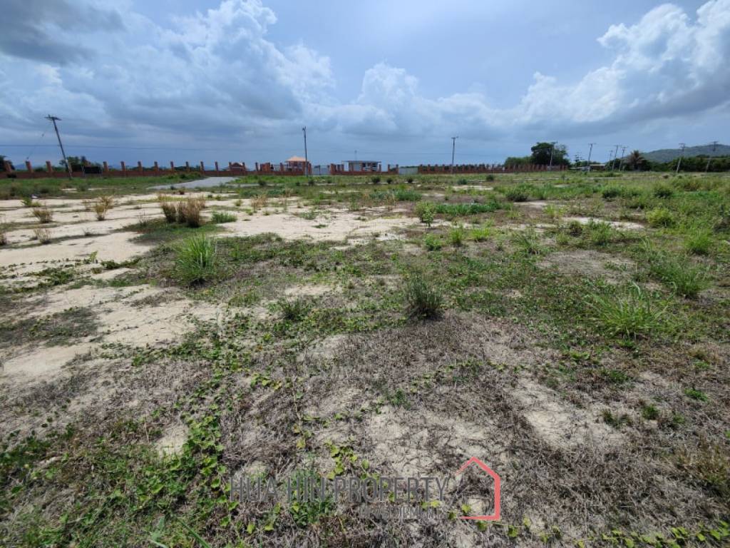 Land For Sale - 1 Rai Home Building Plot Near Black Mountain