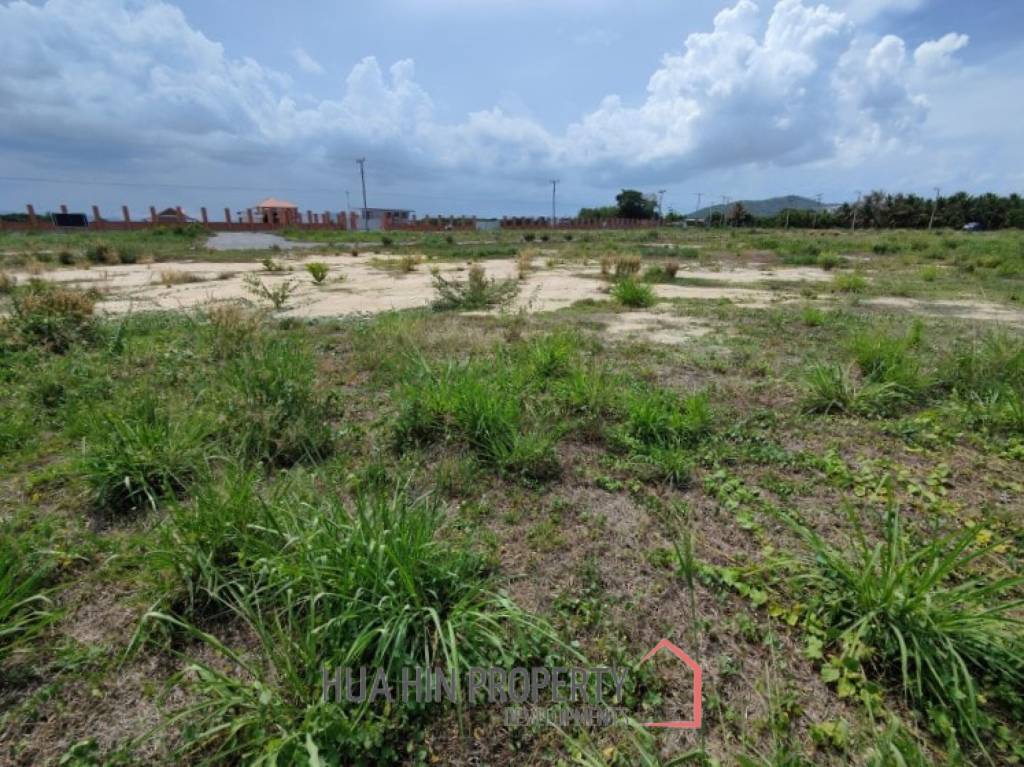 Land For Sale - 1 Rai Home Building Plot Near Black Mountain