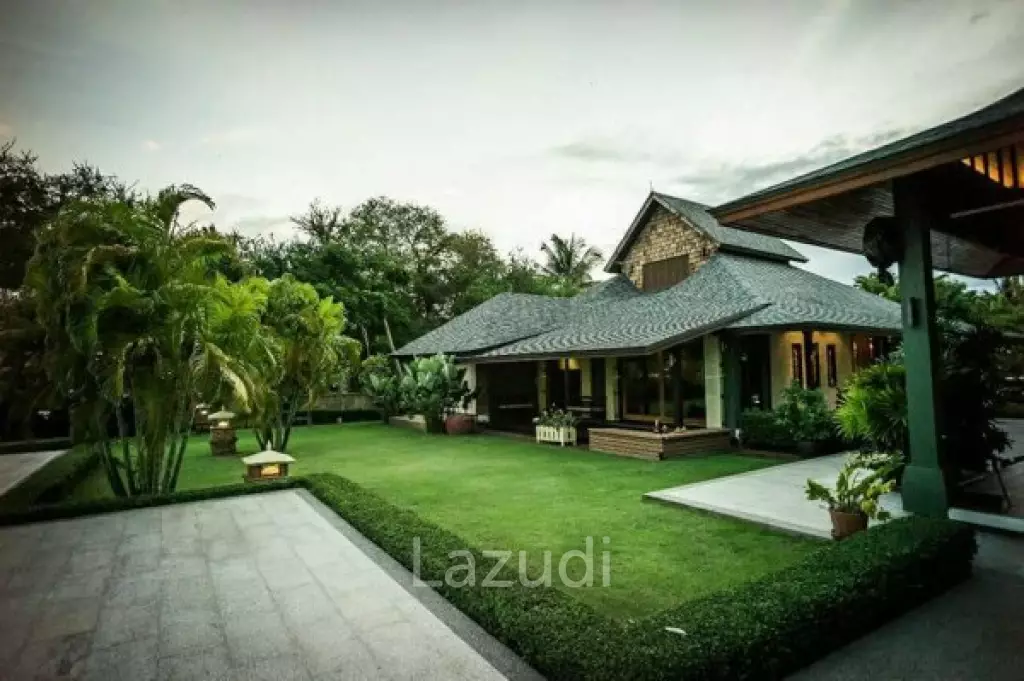 Absolute Beachfront Pool Villa