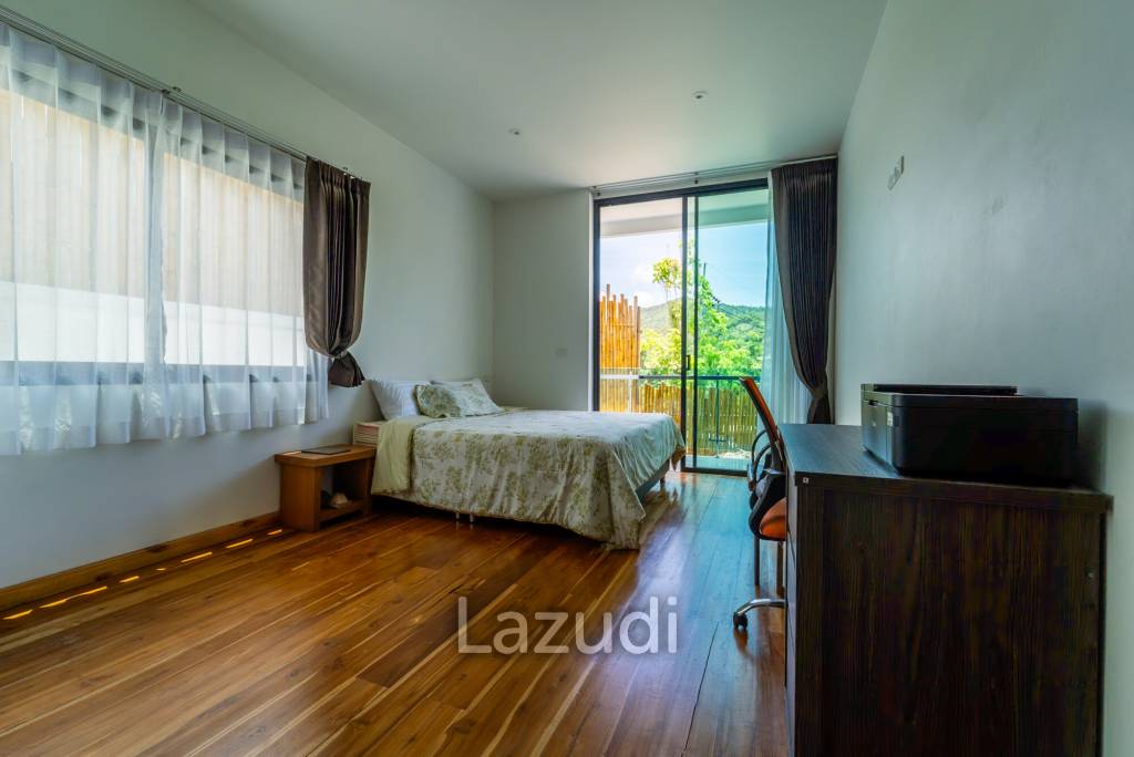 Elegant Beachside 4-Bed Villa Just 300 Meters from Mae Haad Beach, Koh Phangan
