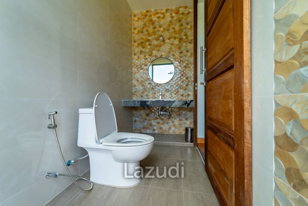 Elegant Beachside 4-Bed Villa Just 300 Meters from Mae Haad Beach, Koh Phangan