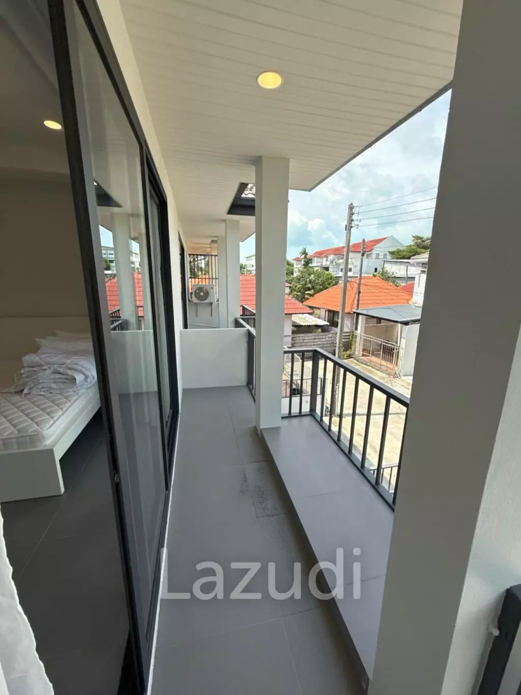 Newly Refurbished 2-Bedroom Townhouse for Sale in Bo Phut – Prime Central Location