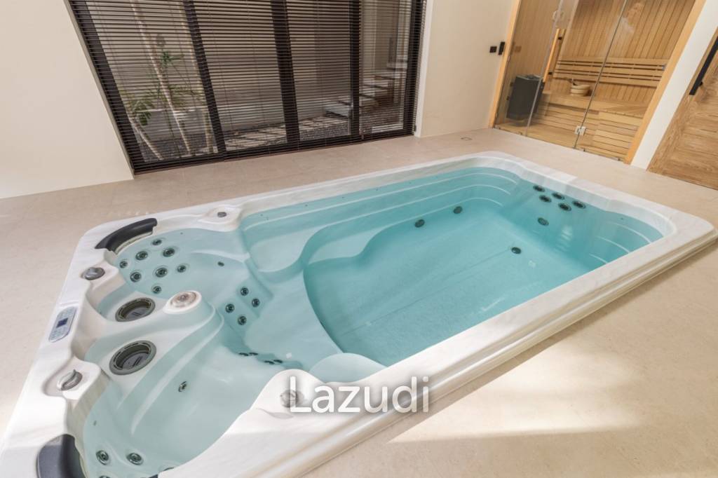 4-Bedroom Pool Villa with Panoramic View in Thalang