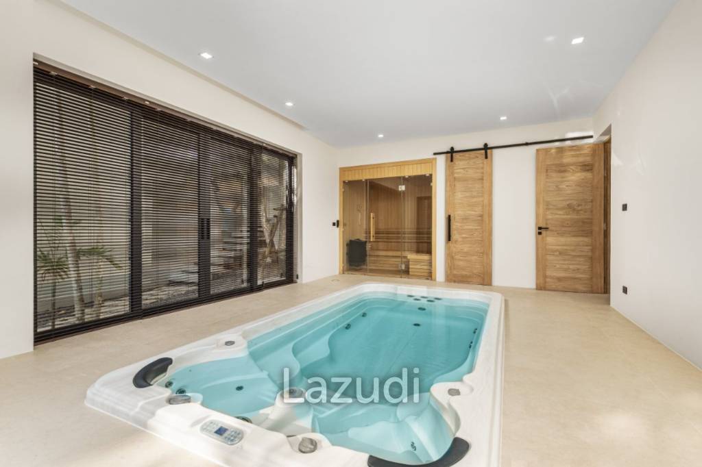 4-Bedroom Pool Villa with Panoramic View in Thalang