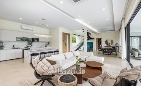 4-Bedroom Pool Villa with Panoramic View in Thalang