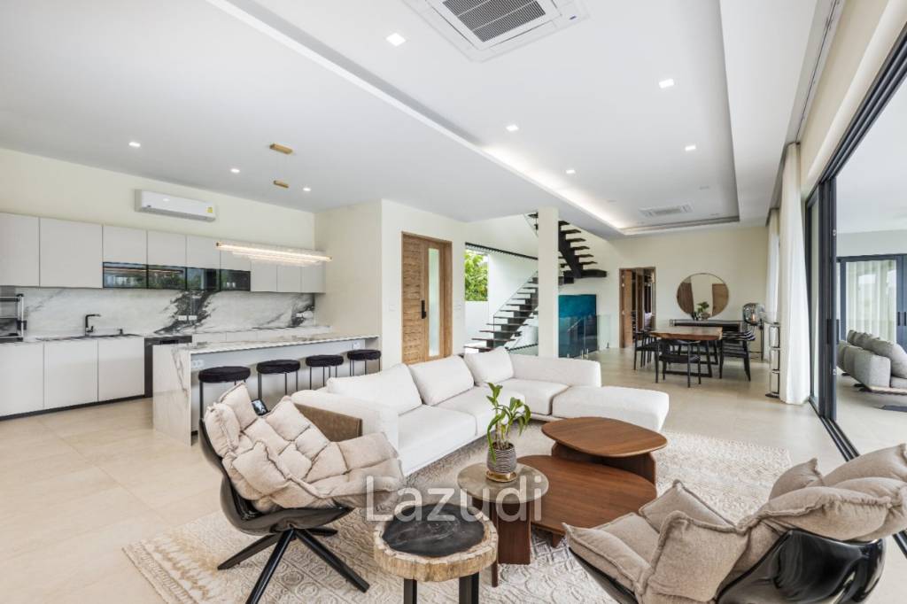 4-Bedroom Pool Villa with Panoramic View in Thalang