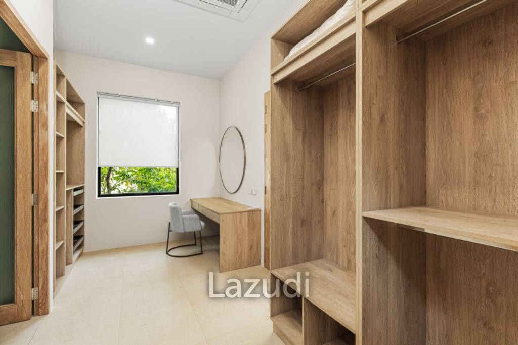 4-Bedroom Pool Villa with Panoramic View in Thalang