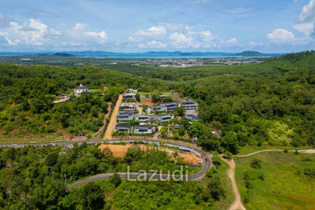 4-Bedroom Pool Villa with Panoramic View in Thalang