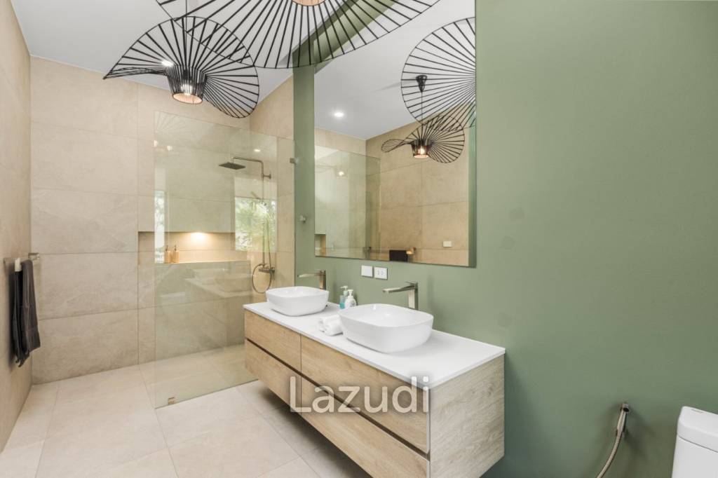 4-Bedroom Pool Villa with Panoramic View in Thalang