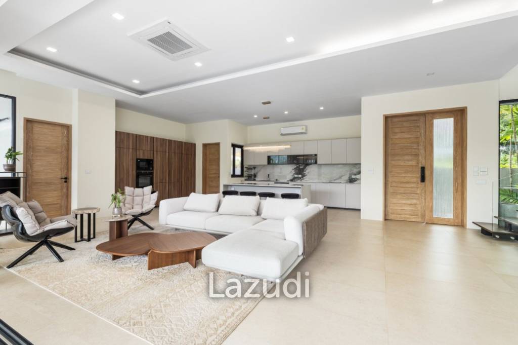 4-Bedroom Pool Villa with Panoramic View in Thalang