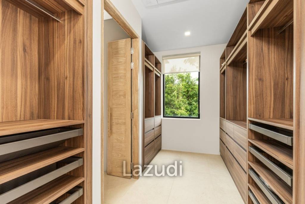 4-Bedroom Pool Villa with Panoramic View in Thalang