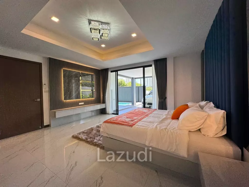 6 Beds 7 Baths 540 SQ.M. Eakmongkol Village 2