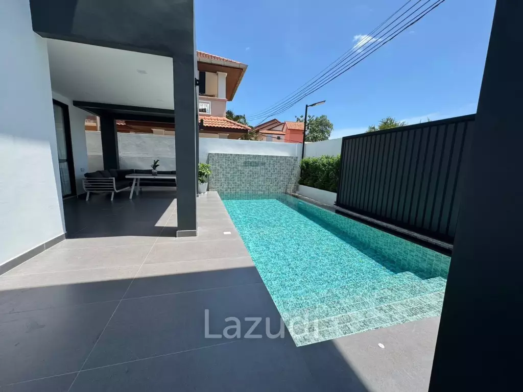 6 Beds 7 Baths 540 SQ.M. Eakmongkol Village 2