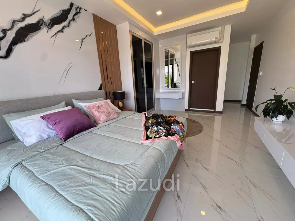 6 Beds 7 Baths 540 SQ.M. Eakmongkol Village 2