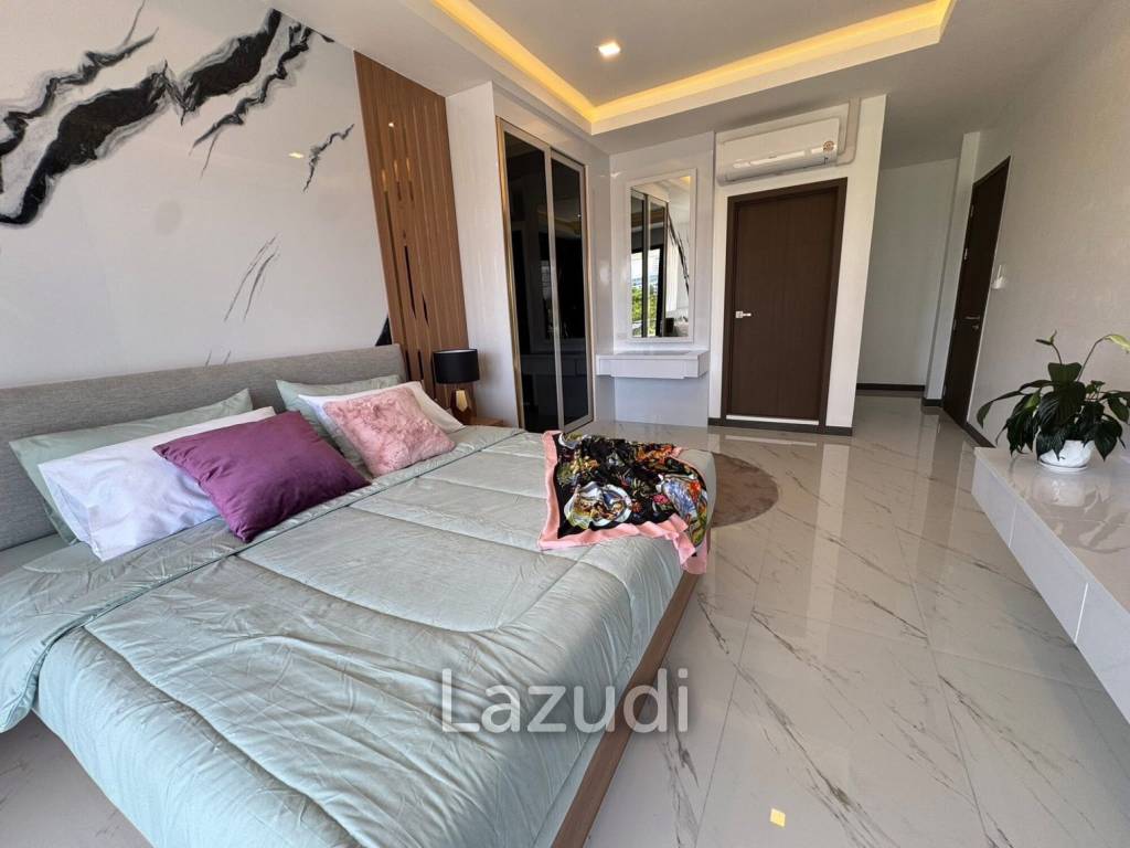 6 Beds 7 Baths 540 SQ.M. Eakmongkol Village 2