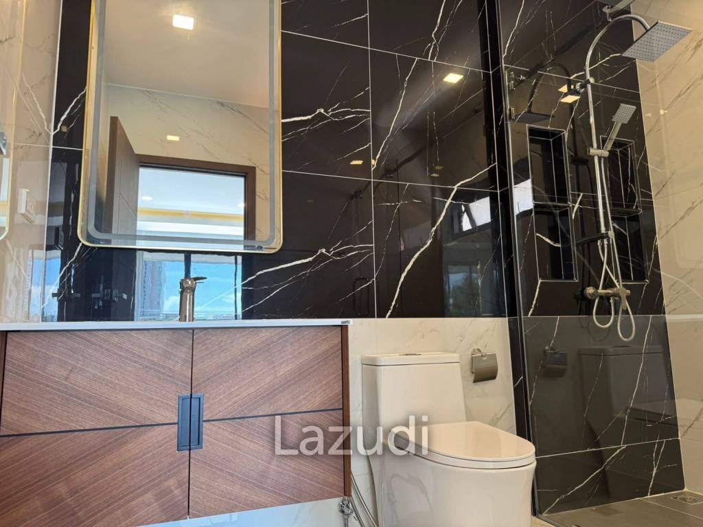 6 Beds 7 Baths 540 SQ.M. Eakmongkol Village 2