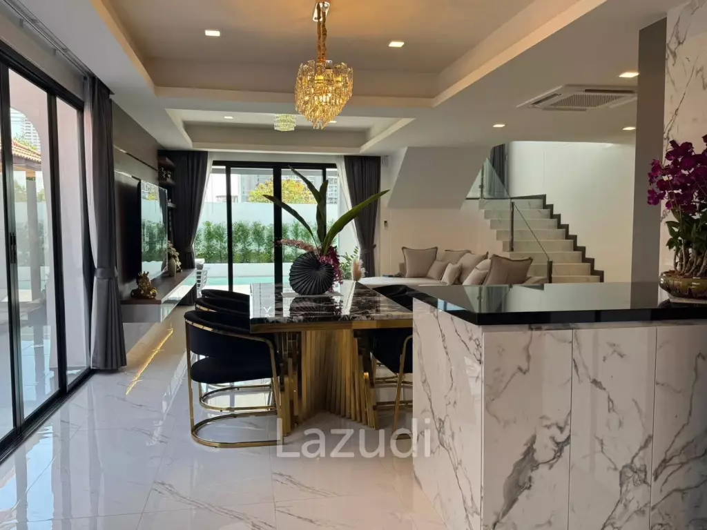6 Beds 7 Baths 540 SQ.M. Eakmongkol Village 2