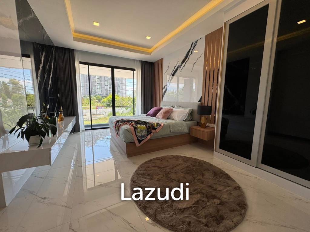 6 Beds 7 Baths 540 SQ.M. Eakmongkol Village 2
