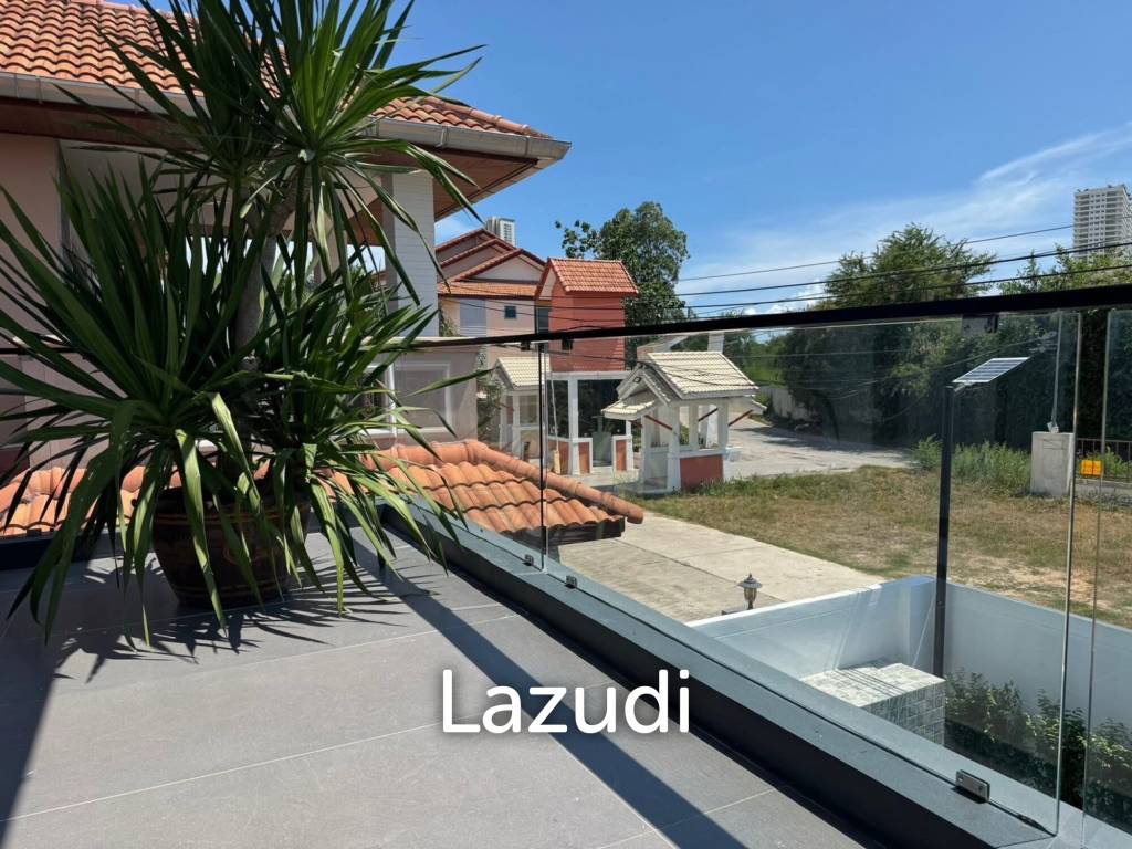 6 Beds 7 Baths 540 SQ.M. Eakmongkol Village 2