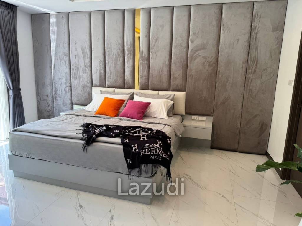 6 Beds 7 Baths 540 SQ.M. Eakmongkol Village 2
