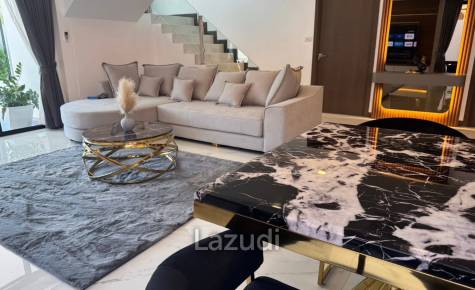 6 Beds 7 Baths 540 SQ.M. Eakmongkol Village 2