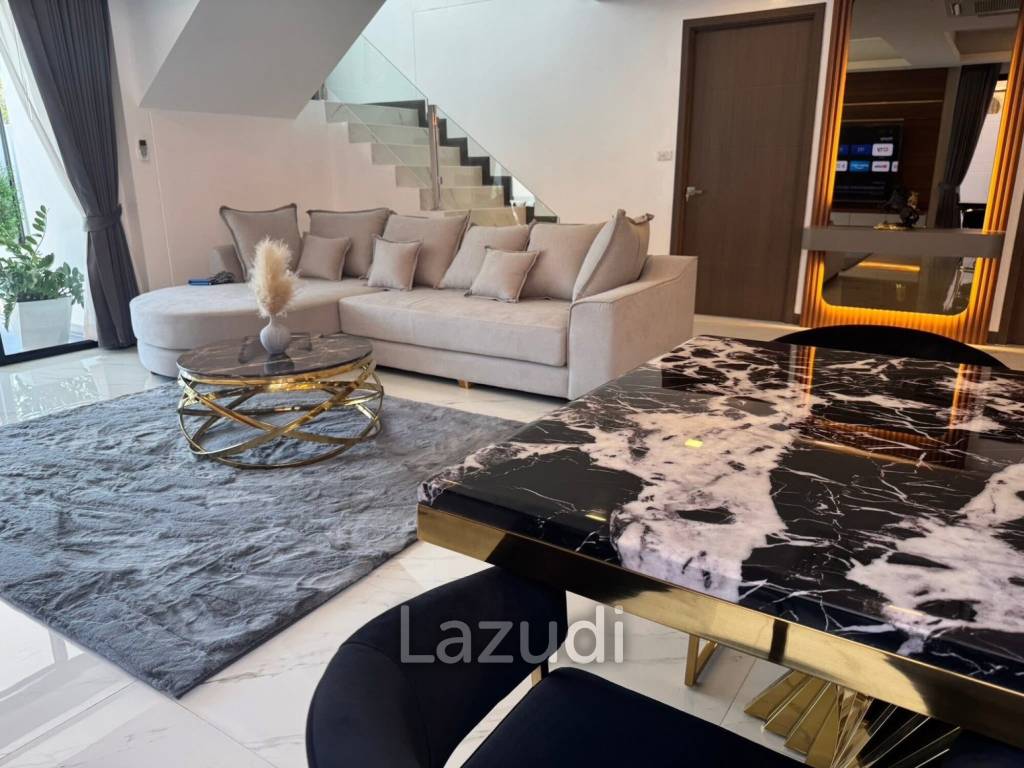 6 Beds 7 Baths 540 SQ.M. Eakmongkol Village 2