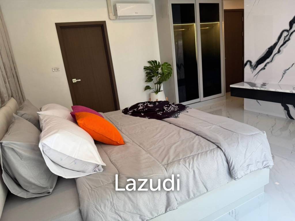 6 Beds 7 Baths 540 SQ.M. Eakmongkol Village 2