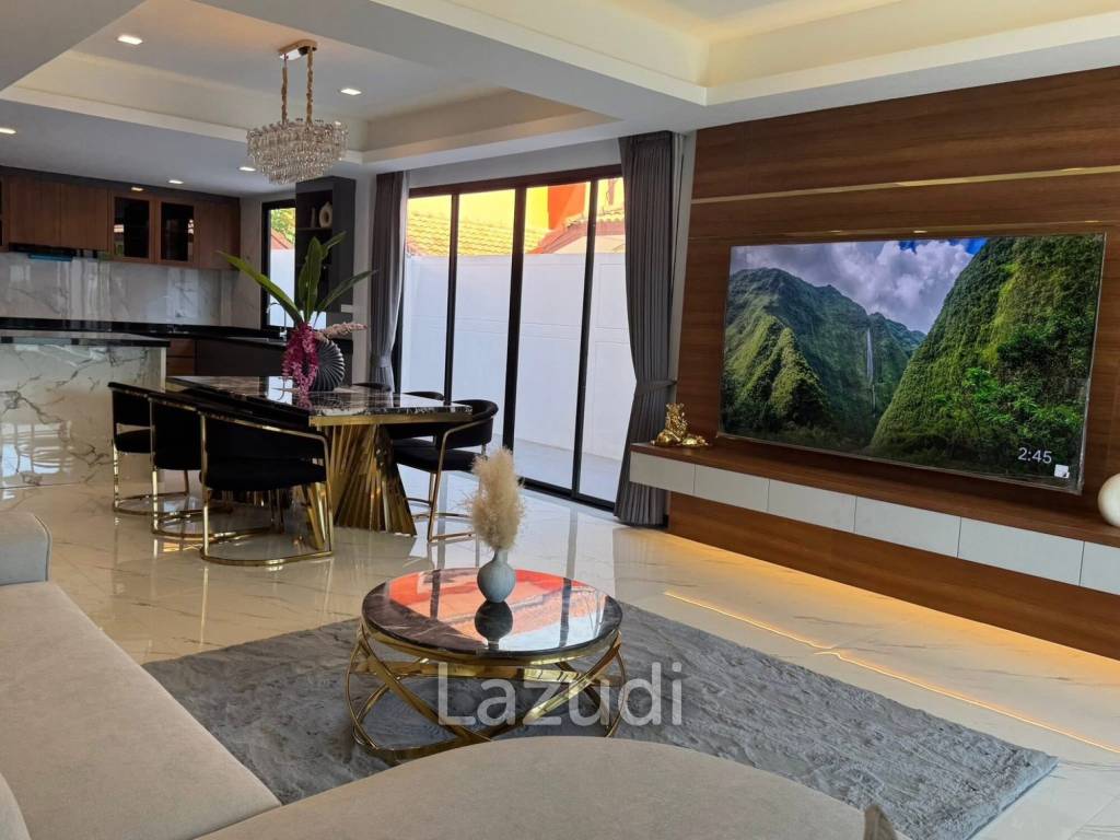 6 Beds 7 Baths 540 SQ.M. Eakmongkol Village 2