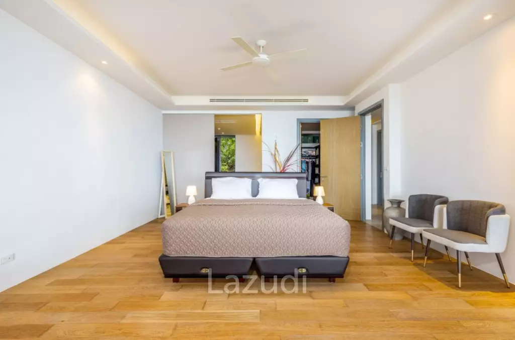 Large Seaview Apartment With Private Pool