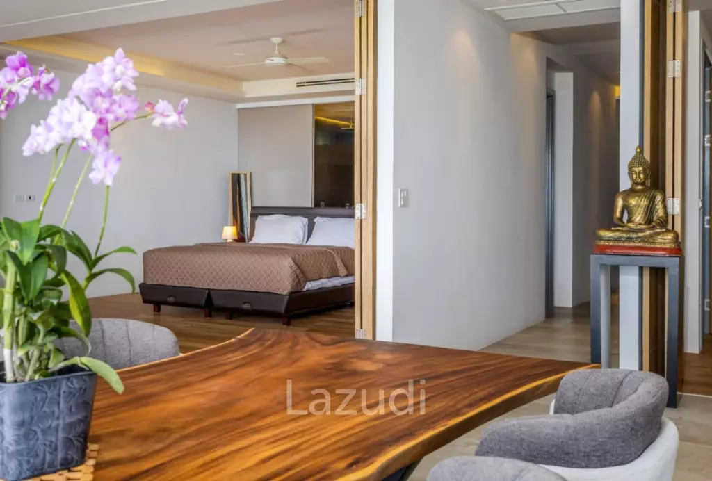 Large Seaview Apartment With Private Pool