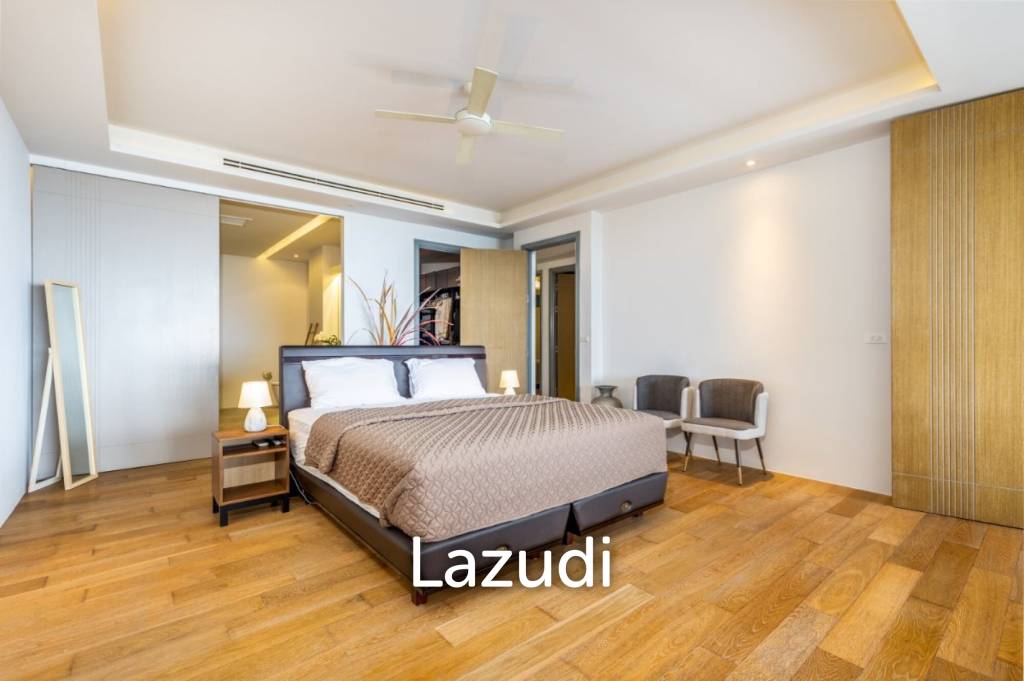 Large Seaview Apartment With Private Pool