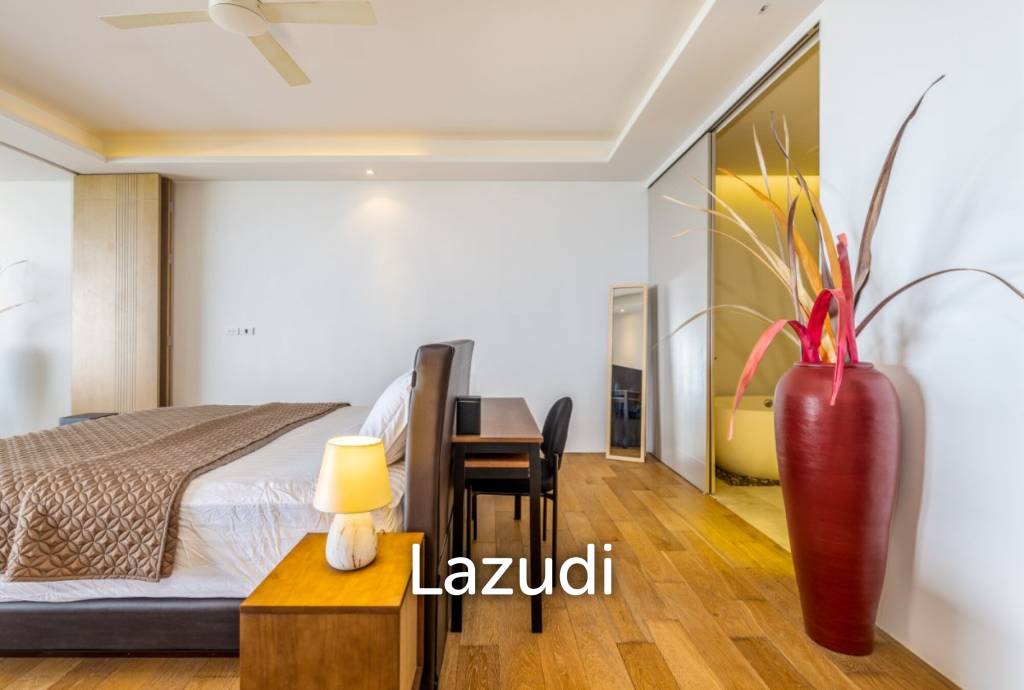 Large Seaview Apartment With Private Pool