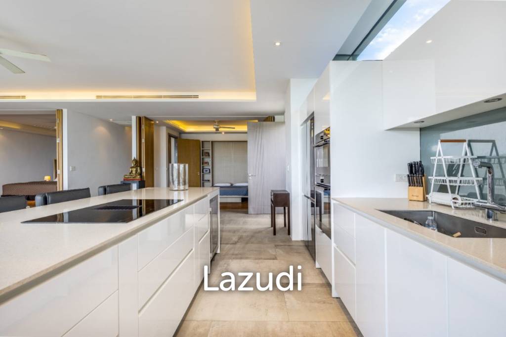 Large Seaview Apartment With Private Pool