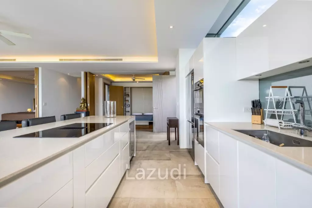 Large Seaview Apartment With Private Pool