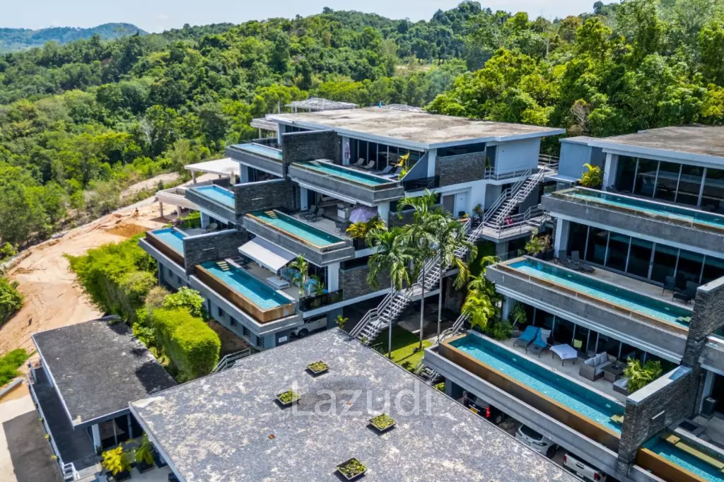 Large Seaview Apartment With Private Pool
