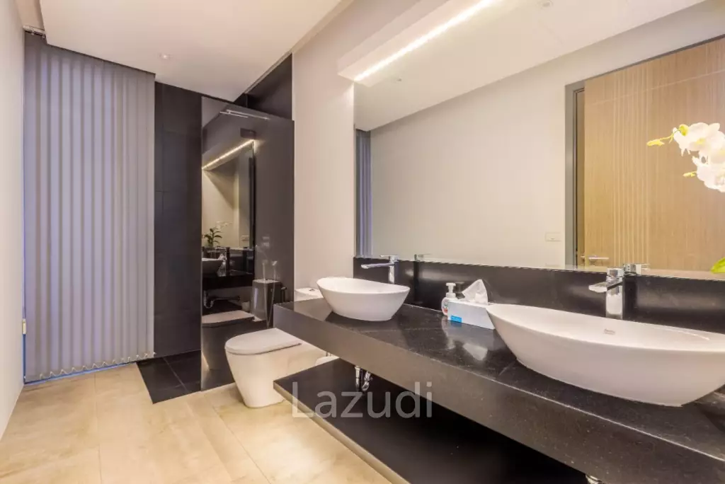 Large Seaview Apartment With Private Pool