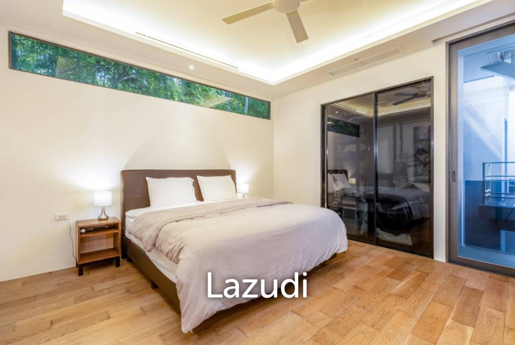 Large Seaview Apartment With Private Pool
