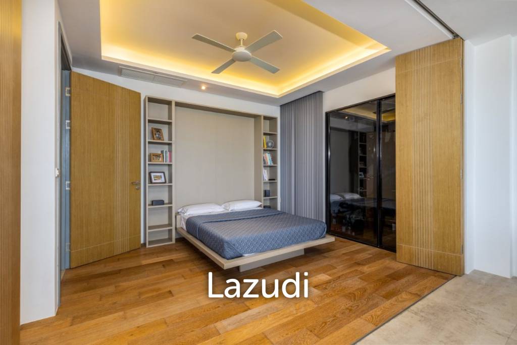 Large Seaview Apartment With Private Pool