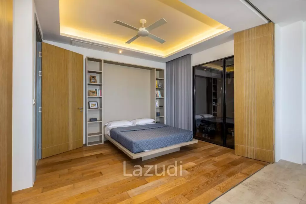 Large Seaview Apartment With Private Pool