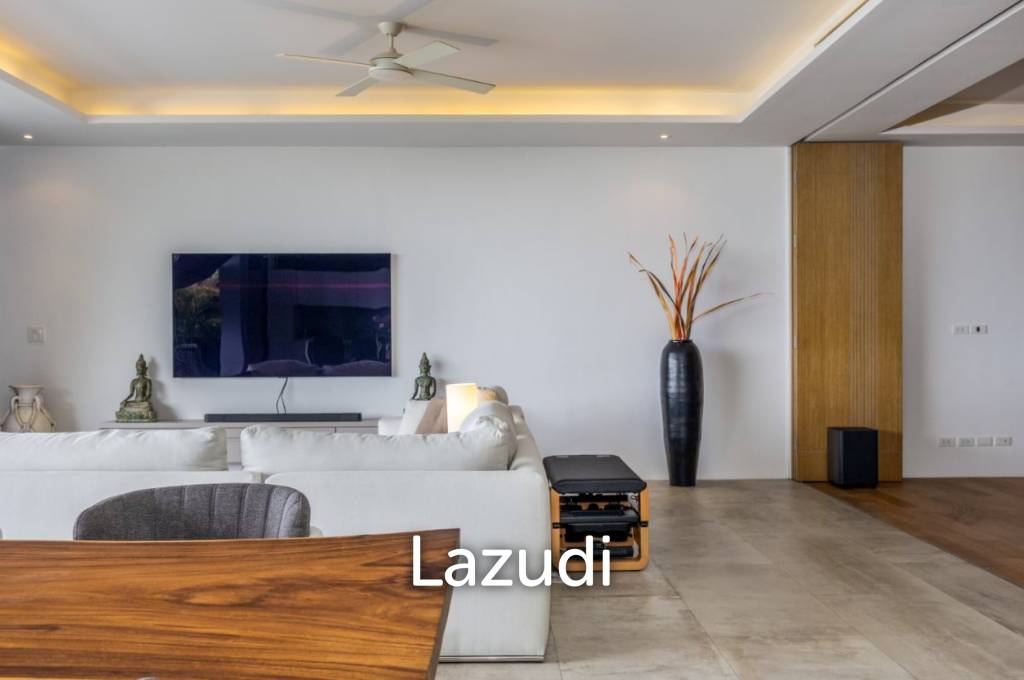 Large Seaview Apartment With Private Pool