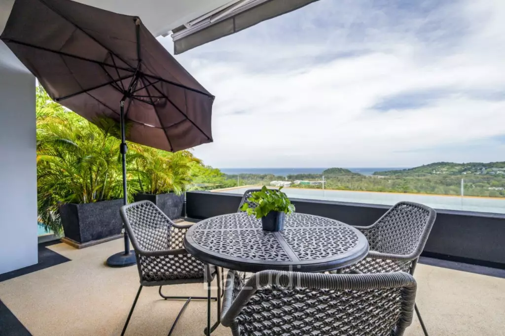 Large Seaview Apartment With Private Pool