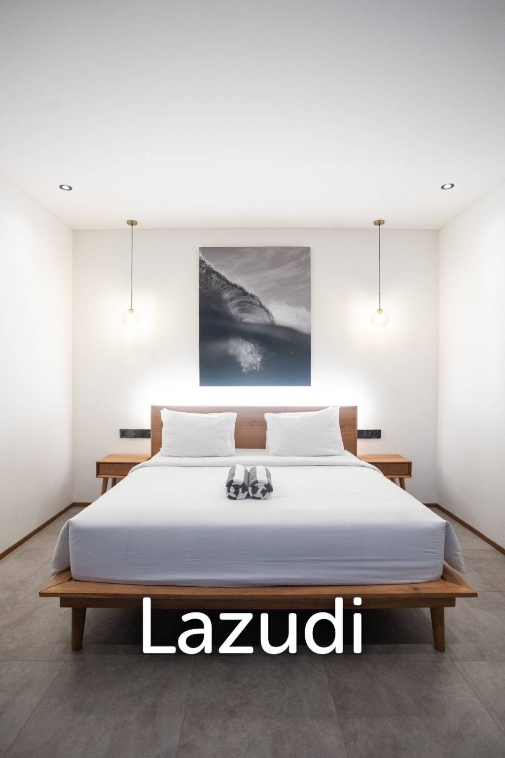 Stunning 5-Bedroom masterpiece 200m from the beach