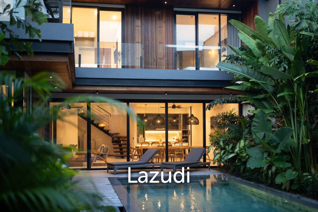 Stunning 5-Bedroom masterpiece 200m from the beach